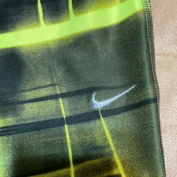 Nike Dri Fit drawstring waist running Capri - Picture 4 of 12